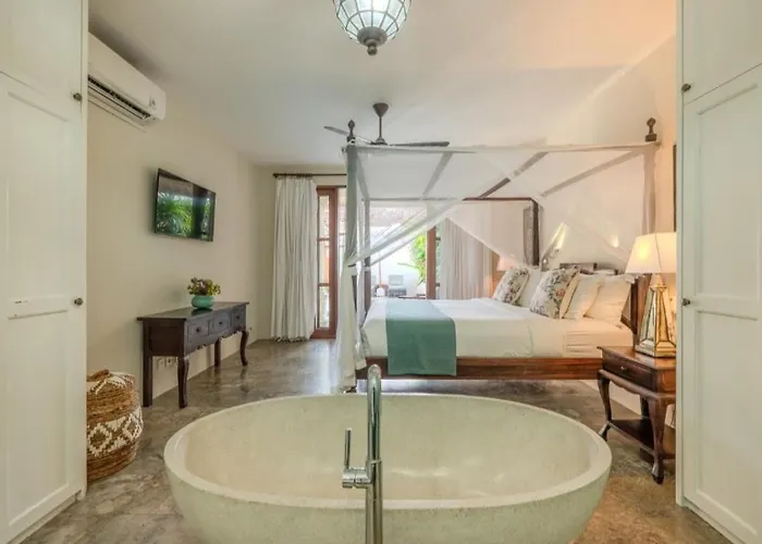 Pool Villa *