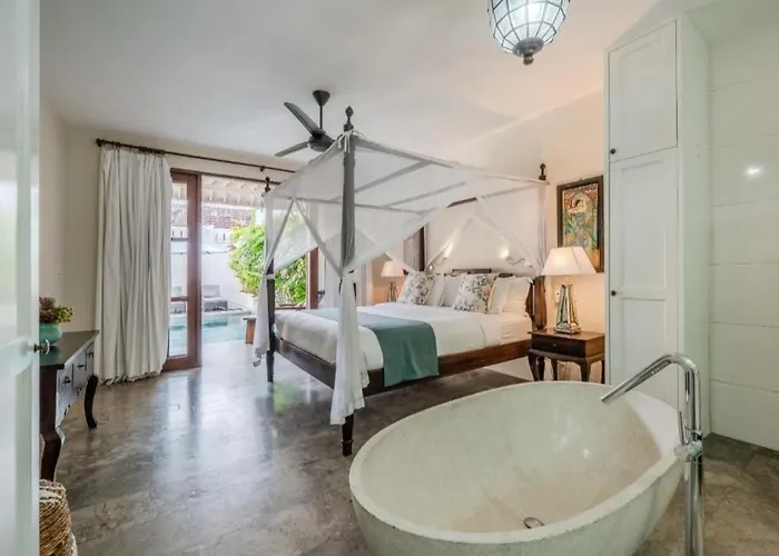 Pool Villa *